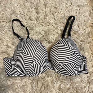 Victoria’s Secret Pink bra 34C
